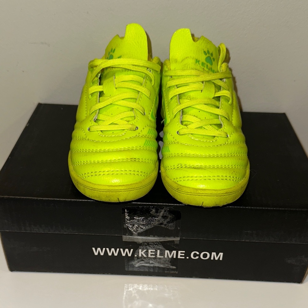 Kelme Kids Neon Yellow Soccer Cleats